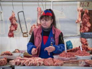За 55 килограммов не проверенной ветеринарами свинины продавец заплатил 500 рублей штрафа