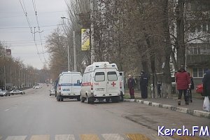 В Керчи на остановке «Луч» умер человек, работает полиция