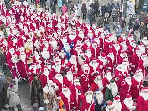 Керчан приглашают поучаствовать в параде Дедов Морозов и Снегурочек