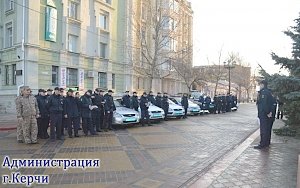 В центре Керчи собралась полиция, охрана и народное ополчение