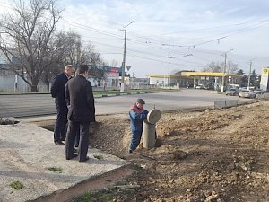 Бесконечные пробки и разрытая дорога: когда завершится ремонт теплотрассы на улице Хрусталева в Севастополе