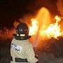 На пожаре в крымском селе спасли троих человек