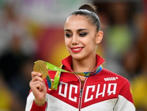 Российским олимпийцам запретили размещать национальную символику на форме