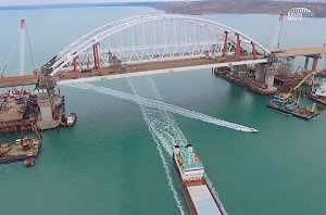Строители завершили монтаж автодорожных пролётов Крымского моста