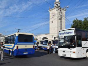 Автомобильный затор по улице Гагарина от Железнодорожного вокзала предлагают устранить запретом левых поворотов и остановок