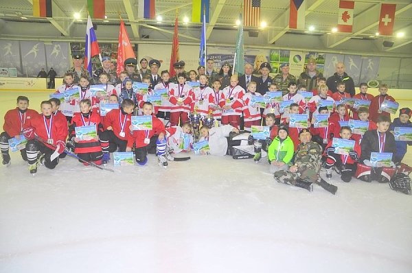 В Орловской области юные хоккеисты вышли на лёд во имя памяти