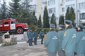 В честь Дня спасателя прошло торжественное возложение цветов к памятнику «Ветеранам пожарной охраны Севастополя»