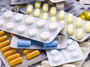 Сергей Цеков: Обороту фальшивых лекарств устанавливается законодательный запрет