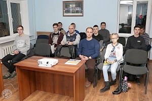 Школа молодых футбольных арбитров начала работу в столице Крыма
