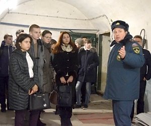 Специалисты МЧС сказали севастопольским школьникам о гражданской обороне и защитных сооружениях города