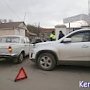 В Керчи «Волга» въехала в припаркованную иномарку