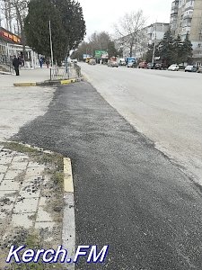 В Аршинцево асфальтируют съезды на остановки