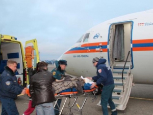 Спецборт МЧС доставил тяжелобольных детей из Крыма в Москву