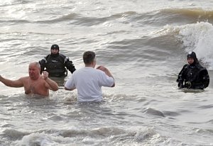 Крымские спасатели обеспечат безопасность крещенских купаний