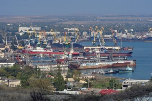 Порт Керчи показывает рост перевалки грузов