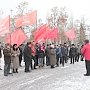 Самарские коммунисты возложили цветы к памятнику В.И. Ленину на площади Революции