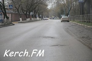 Керчане жалуются на ямы на Кирова