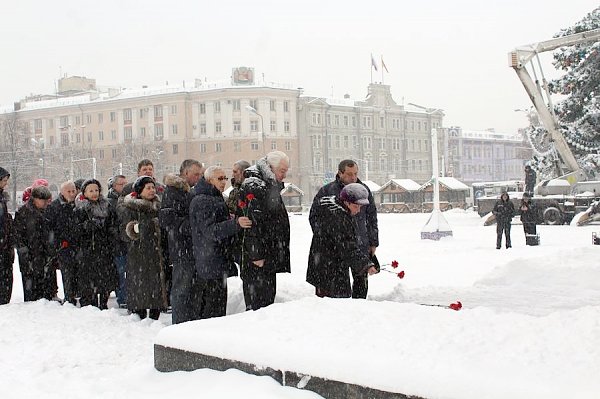 Воронежские коммунисты почтили память вождя мирового пролетариата