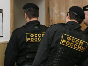 Севастопольские судебные приставы провели тренировку действий в условиях нападения на здание суда