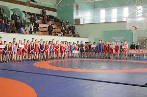 Борцы из трёх регионов Крыма стали призёрами турнира в Красногвардейском районе