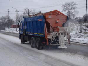 Менее чем за сутки в столице Крыма израсходовано 75 тонн реагента