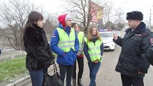 «Студенческий десант» из Севастопольского государственного университета попробовал себя в роли сотрудников Госавтоинспекции