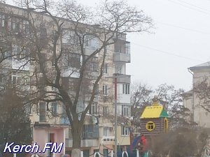 В Керчи поломали знак «Пешеходный переход» в районе Семи ветров