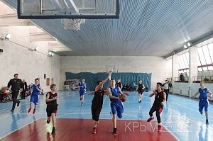 Симферопольцы после четвёртого тура сохранили лидерство в юношеском первенстве Крыма по баскетболу