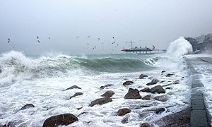 В субботу на Крым обрушатся ураганный ветер и сильные дожди