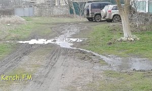 В следующий утечке канализации в Керчи водоканал и жильцы винят друг друга