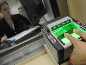 При пересечении границы с Украиной обязательным является фиксация биометрических данных россиян