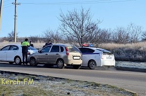 Утром в Керчи произошла тройная авария