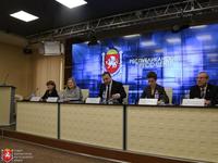 Сергей Зырянов провел совещание по вопросам общественно-политической ситуации и реализации внутренней политики в Крыму