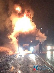 В районе Старого Крыма полыхет фура