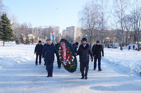 Нижегородские коммунисты почтили память воинов-интернационалистов
