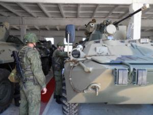 Около 1000 морских пехотинцев Черноморского флота проводят учения на полигоне в Крыму