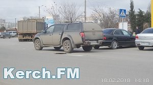 В Керчи на отремонтированной дороге появились глубокие ямы