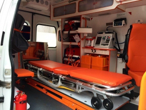 Больница Армянска получила современный автомобиль скорой помощи