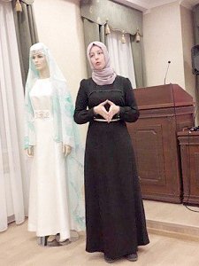 Женский национальный костюм крымских татар представили в Казани