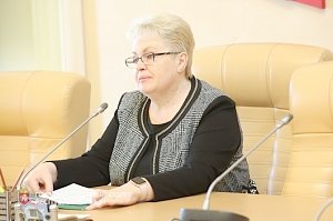 Наталья Маленко вручила награды крымчанам в преддверии Дня защитника Отечества