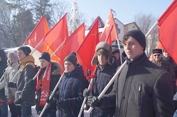 Пензенские коммунисты отметили 23 февраля митингом