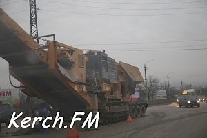 В Керчи с тягача сорвалась дорожная фреза