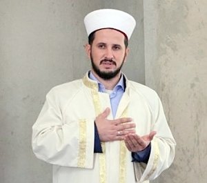 Крымский муфтий признал, что меджлисовцы сеют вражду на полуострове, и призвал татар прийти на выборы президента РФ
