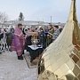 В Белогорске освятили накупольный крест часовни
