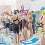Спортклуб КПРФ провел массовые соревнование по плаванию на длинные дистанции в бассейне