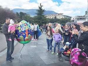 К Пасхе в Крыму разрисуют арт-форму в виде писанки на ажурной подставке