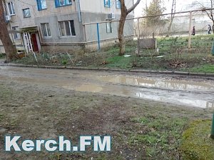 В Керчи двор в Аршинцево превратился в грязевое месиво