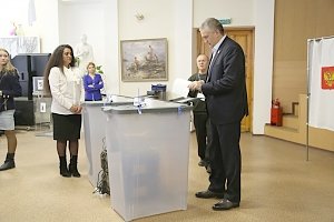 Сергей Асёнов отдал свой голос на выборах Президента РФ