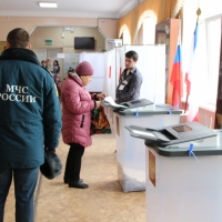 Крымские спасатели обеспечивают безопасность выборов