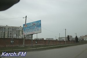 В Керчи шатается билборд на Куль-Обинском шоссе